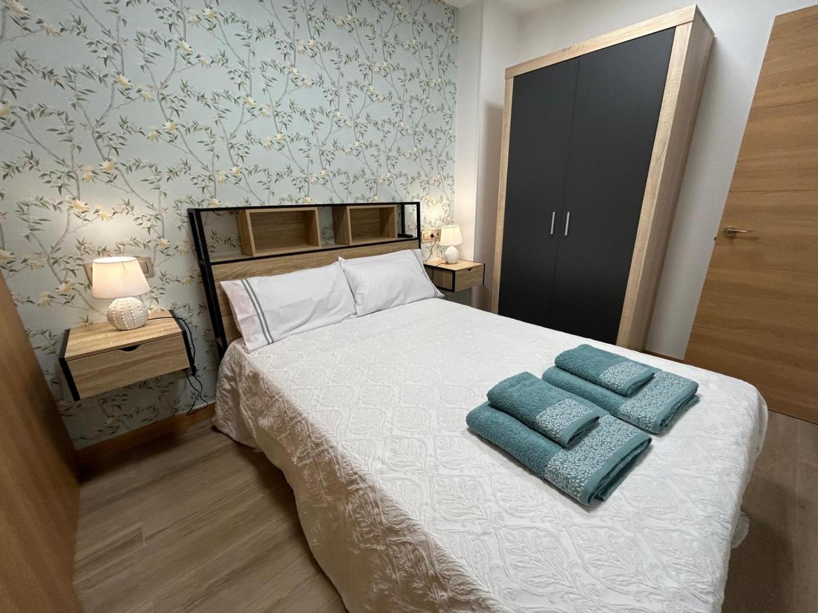 Apartamentos Torres Del Milladoiro Amés Exterior foto